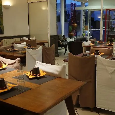 Savary Hotel 2*